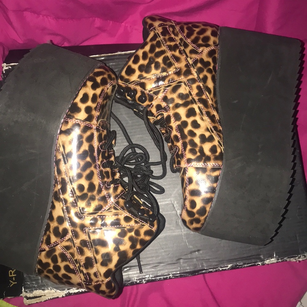 YRU platform boots